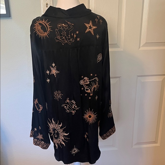 ESTRELLA KIMONO SLEEVE OVERSIZED
SHIRT - Picture 2 of 15